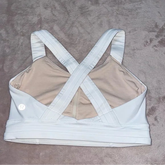 Lululemon sport bra size 4 - Picture 2 of 6